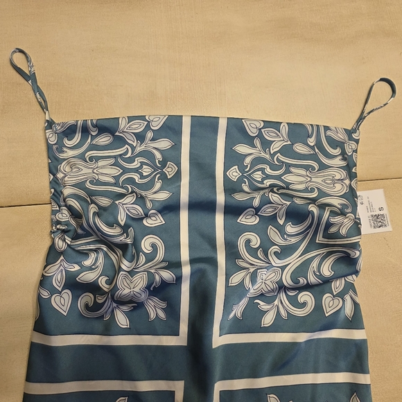 NEW Forever 21 Blue & White Baroque Scarf Print Satin Slip Dress - Size S (NWT). - Picture 2 of 9